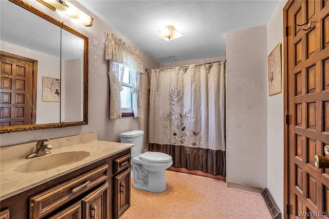 360 Forest Drive, West Seneca, NY 14224