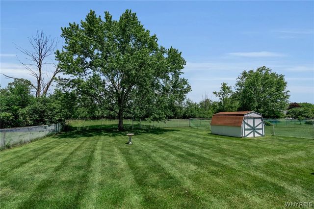 360 Forest Drive, West Seneca, NY 14224