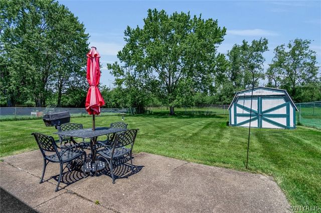 360 Forest Drive, West Seneca, NY 14224