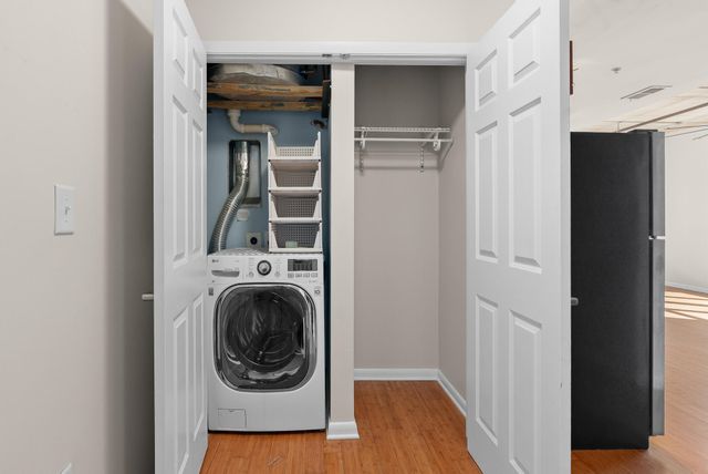 1 Cool Blow Street Apt 325, Charleston, SC 29403