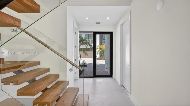 4652 SW 32ND AVE B2, Dania Beach, FL 33312