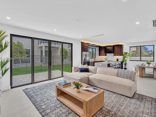 4652 SW 32ND AVE B2, Dania Beach, FL 33312