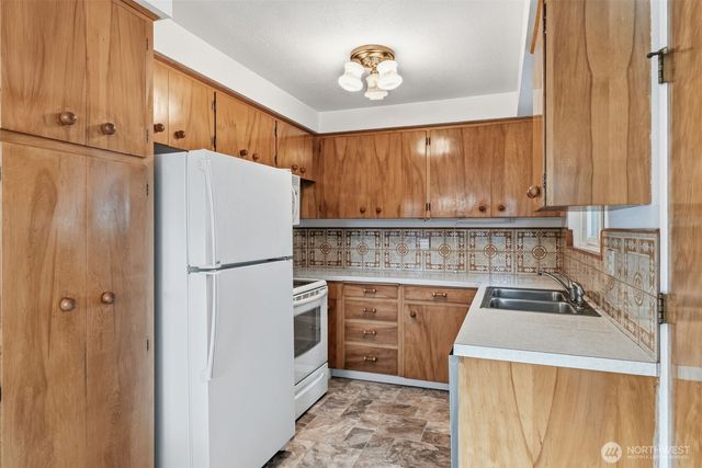 3303 Olympia Way, Longview, WA 98632