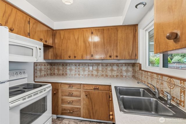 3303 Olympia Way, Longview, WA 98632