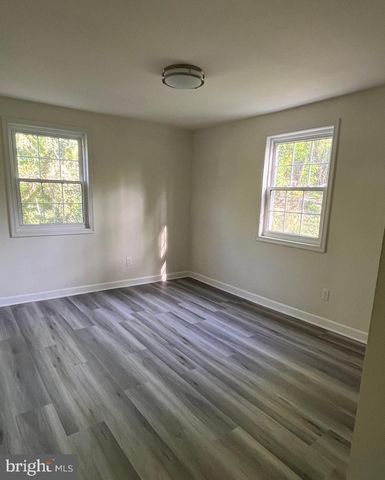 2805 HILLCREST PKWY, Temple Hills, MD 20748
