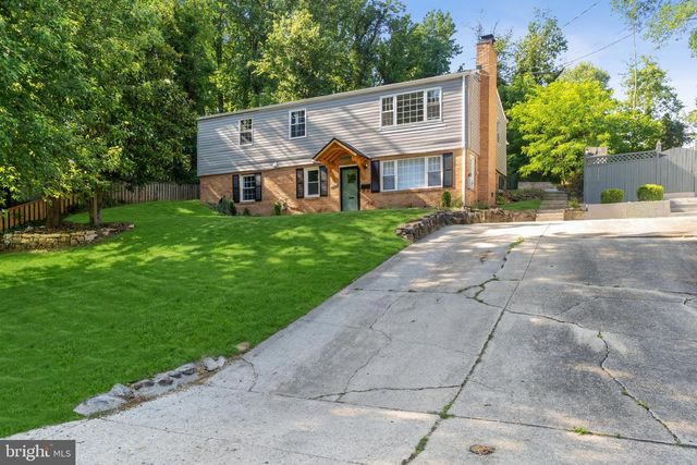 2805 HILLCREST PKWY, Temple Hills, MD 20748