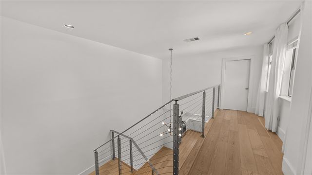 1914 Augusta Drive 16, Houston, TX 77057