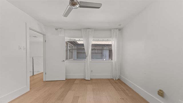 1914 Augusta Drive 16, Houston, TX 77057