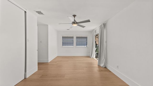 1914 Augusta Drive 16, Houston, TX 77057