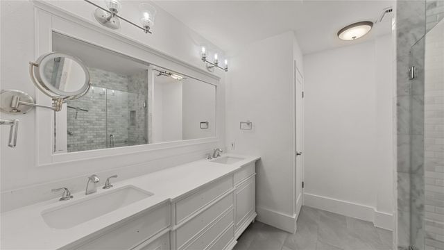 1914 Augusta Drive 16, Houston, TX 77057