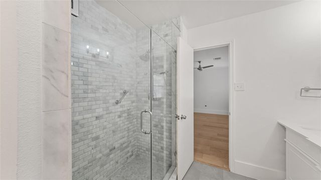 1914 Augusta Drive 16, Houston, TX 77057