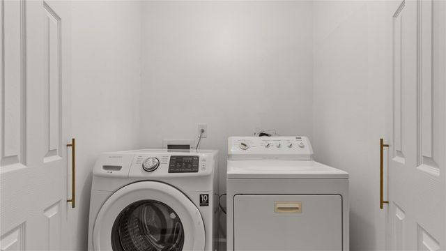 1914 Augusta Drive 16, Houston, TX 77057