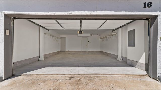 1914 Augusta Drive 16, Houston, TX 77057