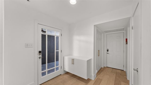 1914 Augusta Drive 16, Houston, TX 77057