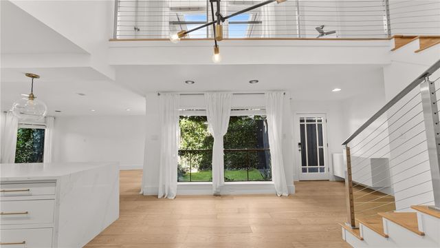 1914 Augusta Drive 16, Houston, TX 77057