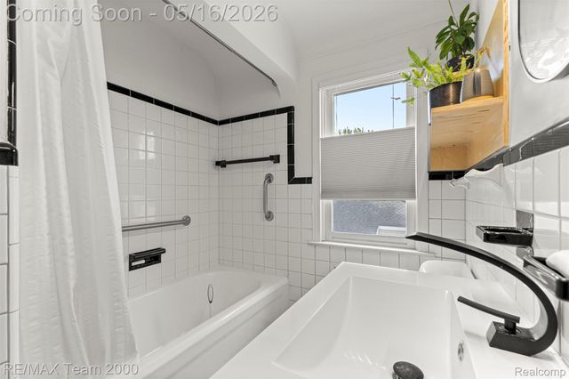 23657 Marshall Street, Dearborn, MI 48124