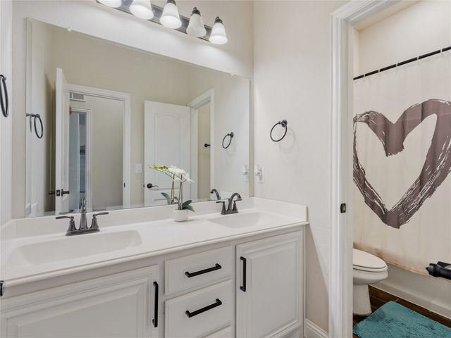 1413 Saddle Ridge Drive, Aubrey, TX 76227