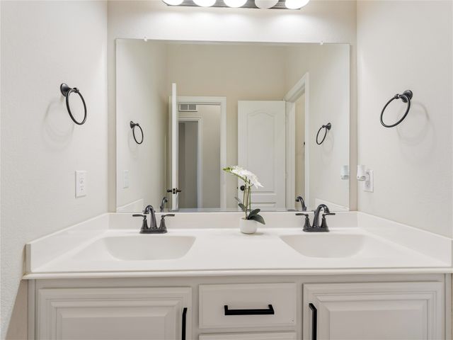 1413 Saddle Ridge Drive, Aubrey, TX 76227