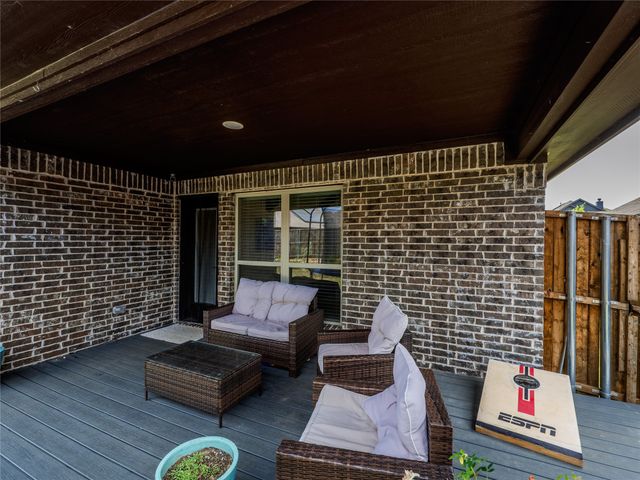 1413 Saddle Ridge Drive, Aubrey, TX 76227