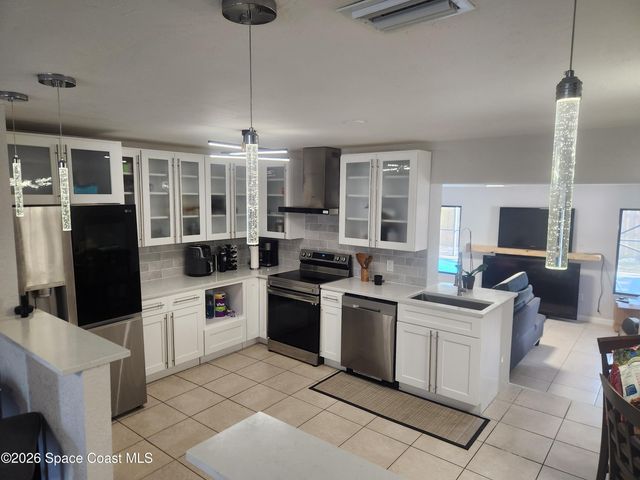 462 Breakwater Street SE, Palm Bay, FL 32909