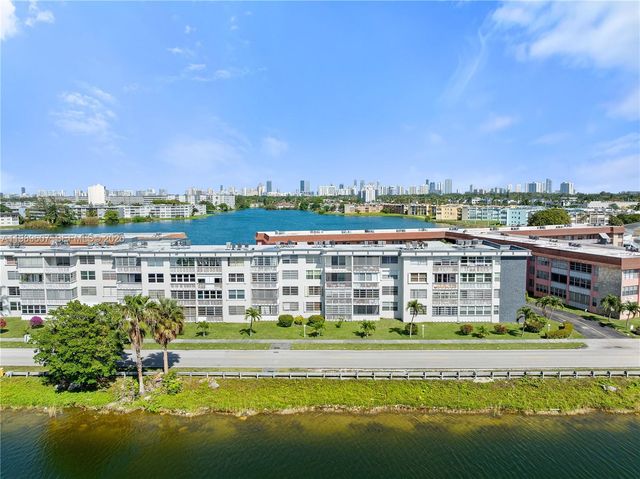 18601 NE 14th Ave 111, Miami, FL 33179