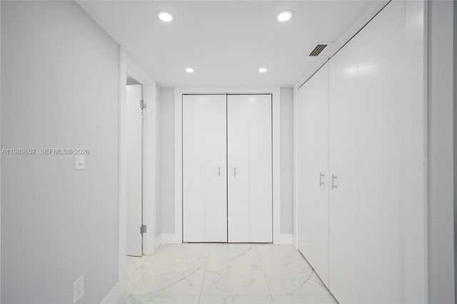 18601 NE 14th Ave 111, Miami, FL 33179