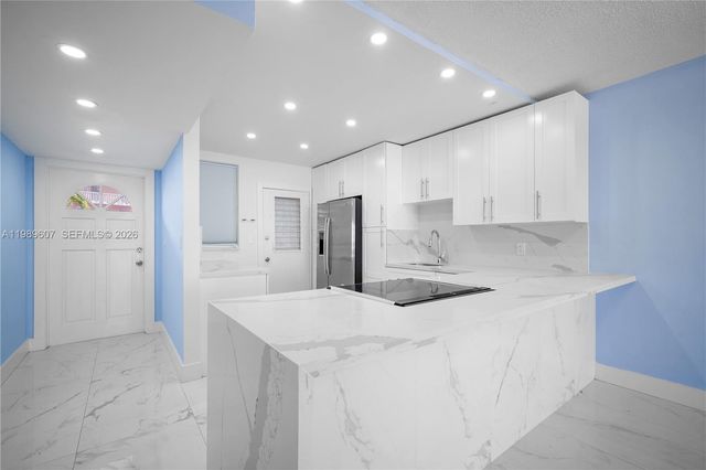 18601 NE 14th Ave 111, Miami, FL 33179