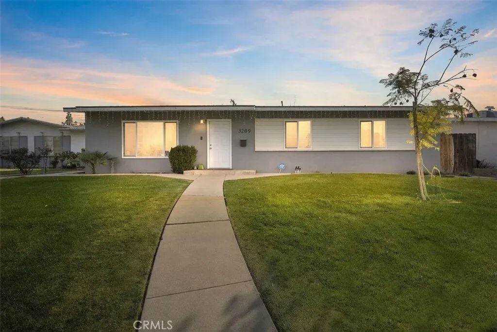 3209 Idaho, Bakersfield, CA 93305