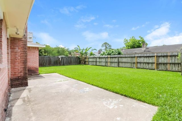 14307 Branchwater Lane, Sugar Land, TX 77498