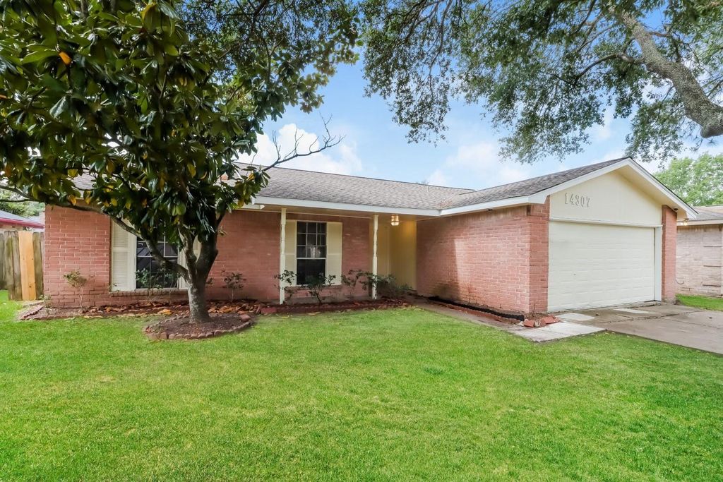 14307 Branchwater Lane, Sugar Land, TX 77498