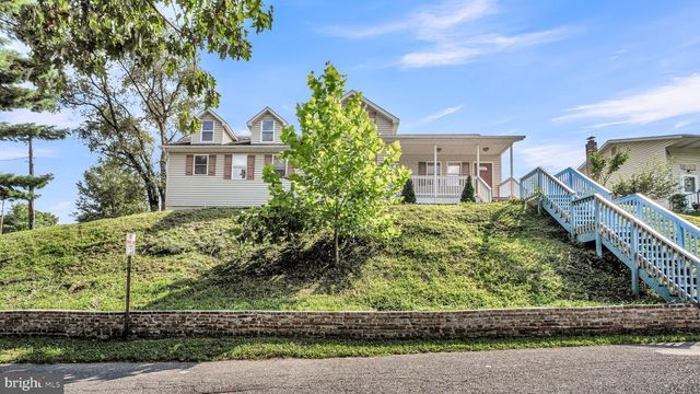 4761 LAWNTARA ST, Harrisburg, PA 17111