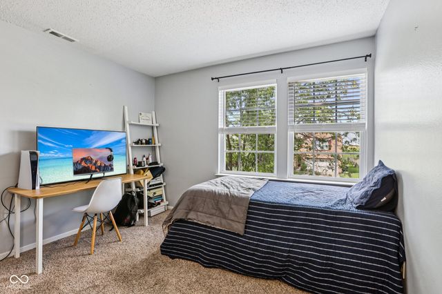 10093 Boysenberry Drive, Fishers, IN 46038