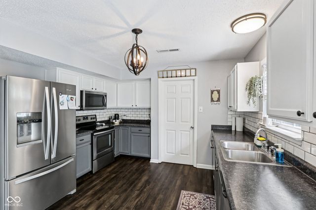 10093 Boysenberry Drive, Fishers, IN 46038