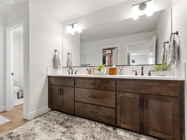 12200 Ne 107TH Way, Vancouver, WA 98682