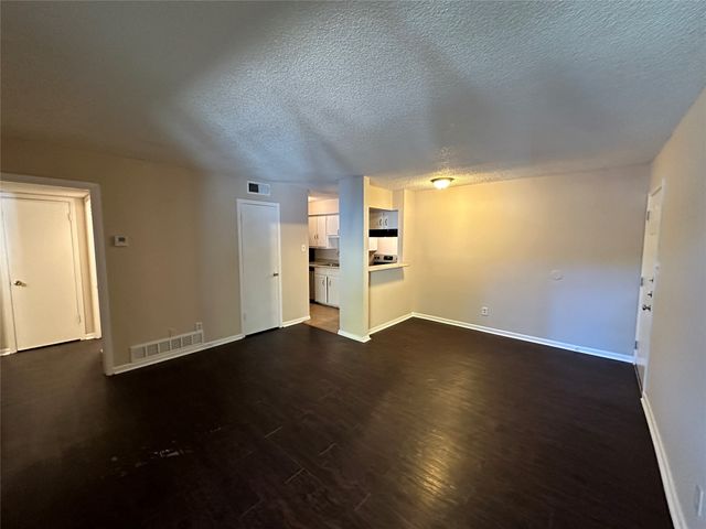 2833 Kings Road 206, Dallas, TX 75219