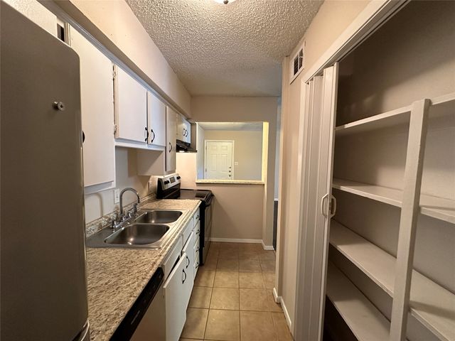 2833 Kings Road 206, Dallas, TX 75219