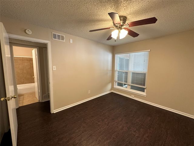 2833 Kings Road 206, Dallas, TX 75219