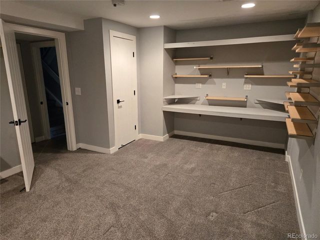 1050 S Monaco Pkwy 25, Denver, CO 80224