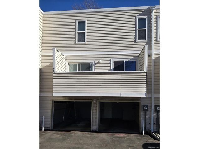 1050 S Monaco Pkwy 25, Denver, CO 80224