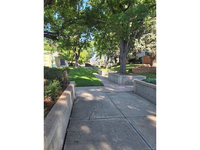 1050 S Monaco Pkwy 25, Denver, CO 80224