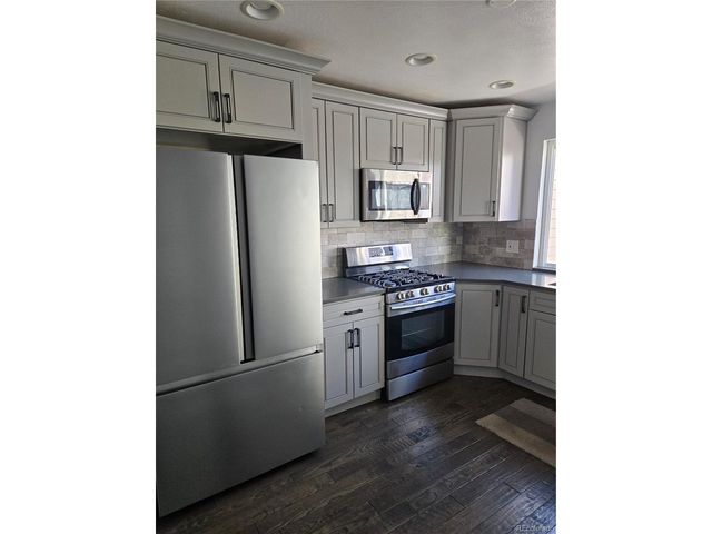 1050 S Monaco Pkwy 25, Denver, CO 80224