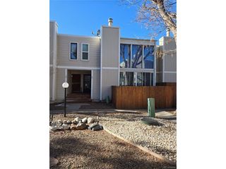 1050 S Monaco Pkwy 25, Denver, CO 80224