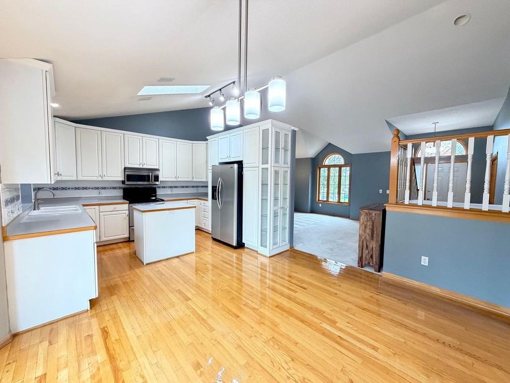 6585 Promontory Drive, Eden Prairie, MN 55346 — photo 5
