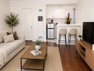 1935 Corning, Los Angeles, CA 90034