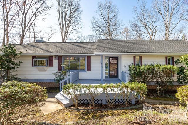 3113 Primrose Drive, Hendersonville, NC 28792