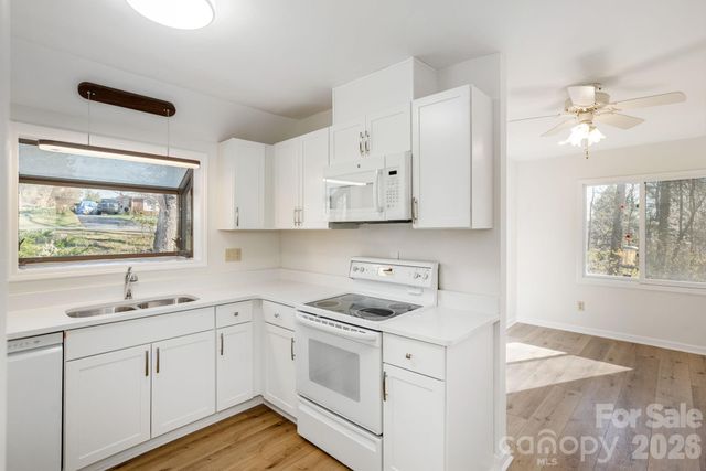 3113 Primrose Drive, Hendersonville, NC 28792