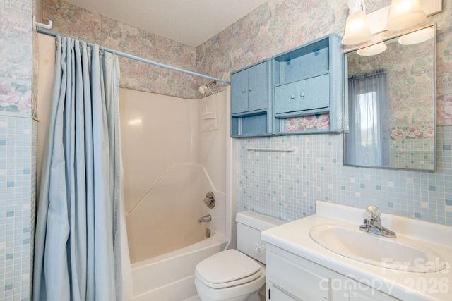 3113 Primrose Drive, Hendersonville, NC 28792