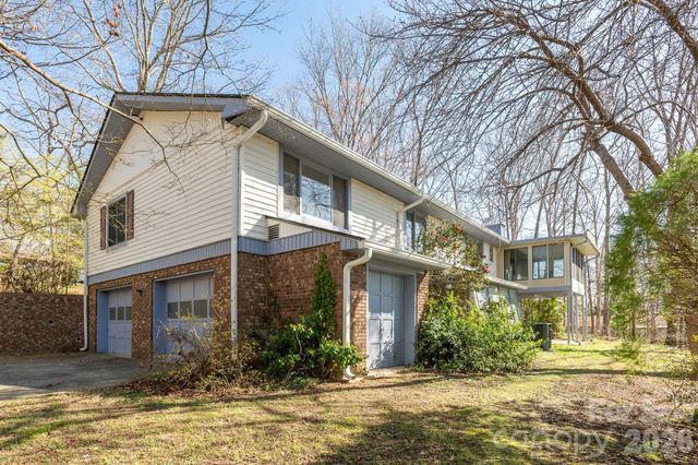 3113 Primrose Drive, Hendersonville, NC 28792