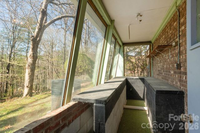 3113 Primrose Drive, Hendersonville, NC 28792