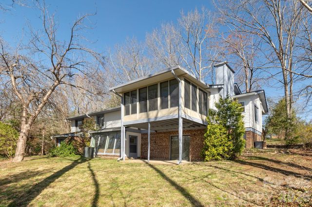 3113 Primrose Drive, Hendersonville, NC 28792